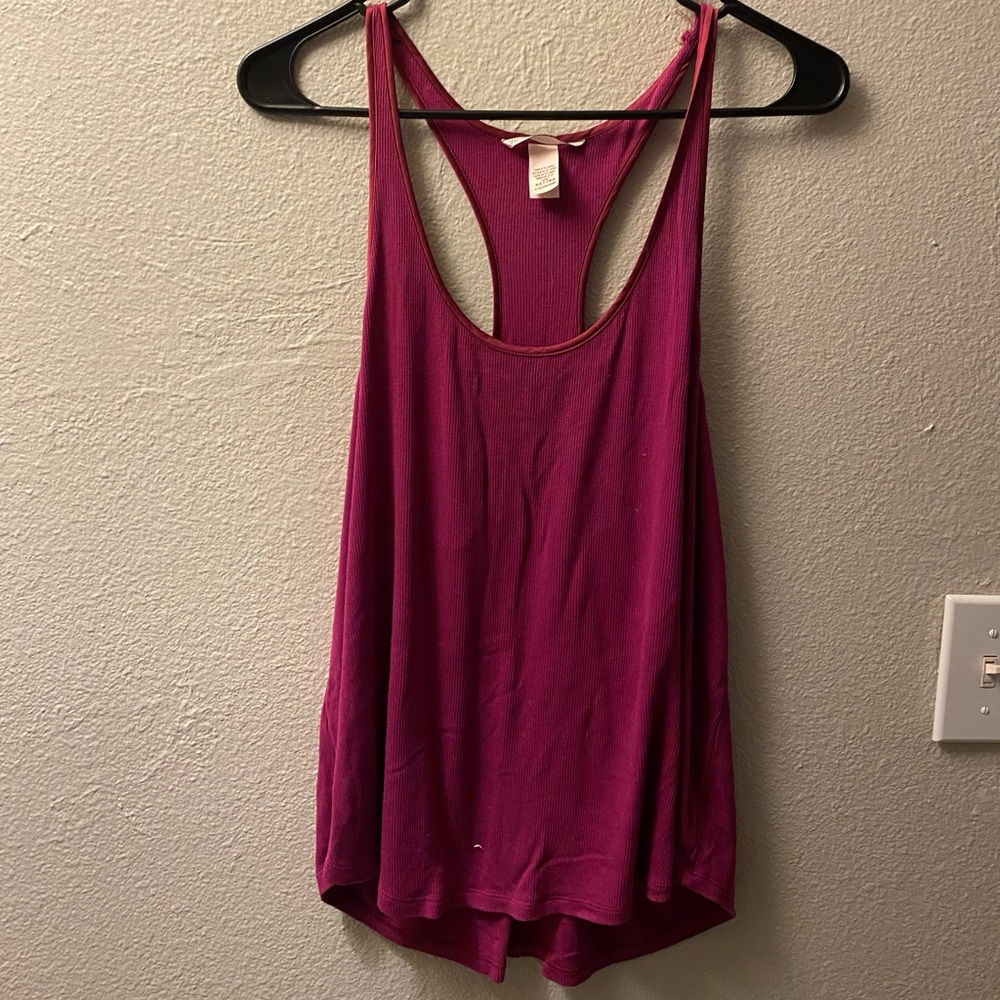 Victoria’s Secret purple ribbed razor back tank top